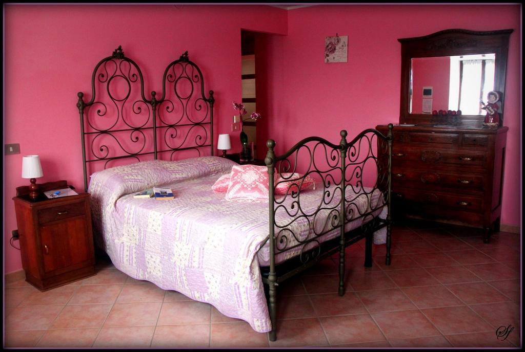 Bed And Breakfast Val D'Oche Castel Boglione Room photo